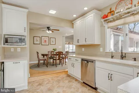 Kitchen - 1652 Cliff Dr, Edgewater, MD 21037 photo 5 of 5
