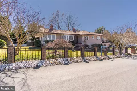 Exterior - 1652 Cliff Dr, Edgewater, MD 21037 photo 14 of 15
