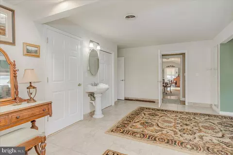 Bath - 1652 Cliff Dr, Edgewater, MD 21037 photo 1 of 6