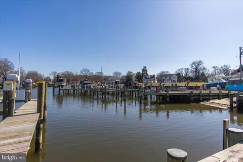 View/Area - 1652 Cliff Dr, Edgewater, MD 21037 photo 10 of 14