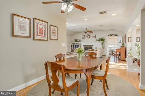 Dining - 1652 Cliff Dr, Edgewater, MD 21037 photo 3 of 3
