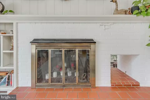 Kitchen - 1652 Cliff Dr, Edgewater, MD 21037 photo 1 of 5