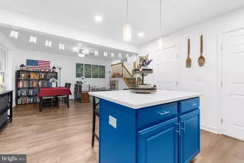 Kitchen - 602 219th St, Pasadena, MD 21122 photo 6 of 6