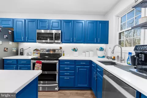 Kitchen - 602 219th St, Pasadena, MD 21122 photo 3 of 6