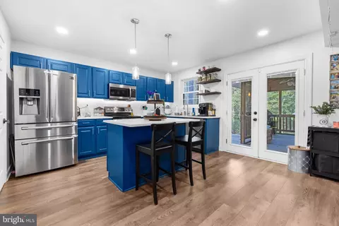 Kitchen - 602 219th St, Pasadena, MD 21122 photo 2 of 6