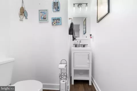 Bath - 602 219th St, Pasadena, MD 21122 photo 1 of 6