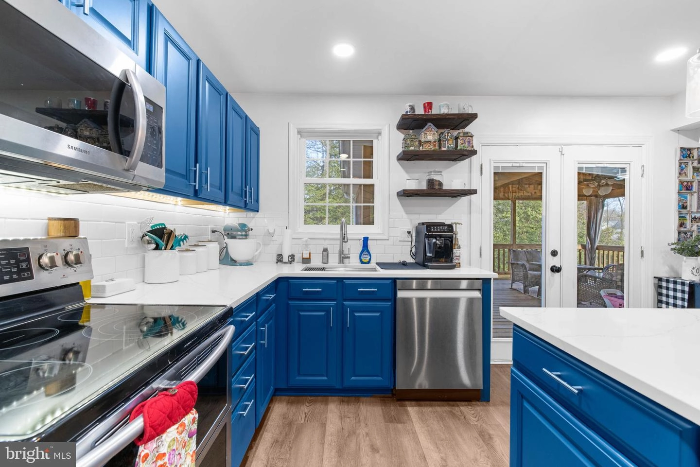 Kitchen - 602 219th St, Pasadena, MD 21122 photo 4 of 6