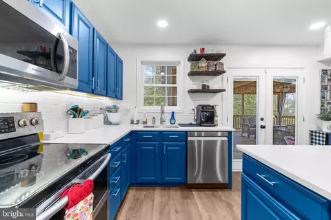 Kitchen - 602 219th St, Pasadena, MD 21122 photo 4 of 6