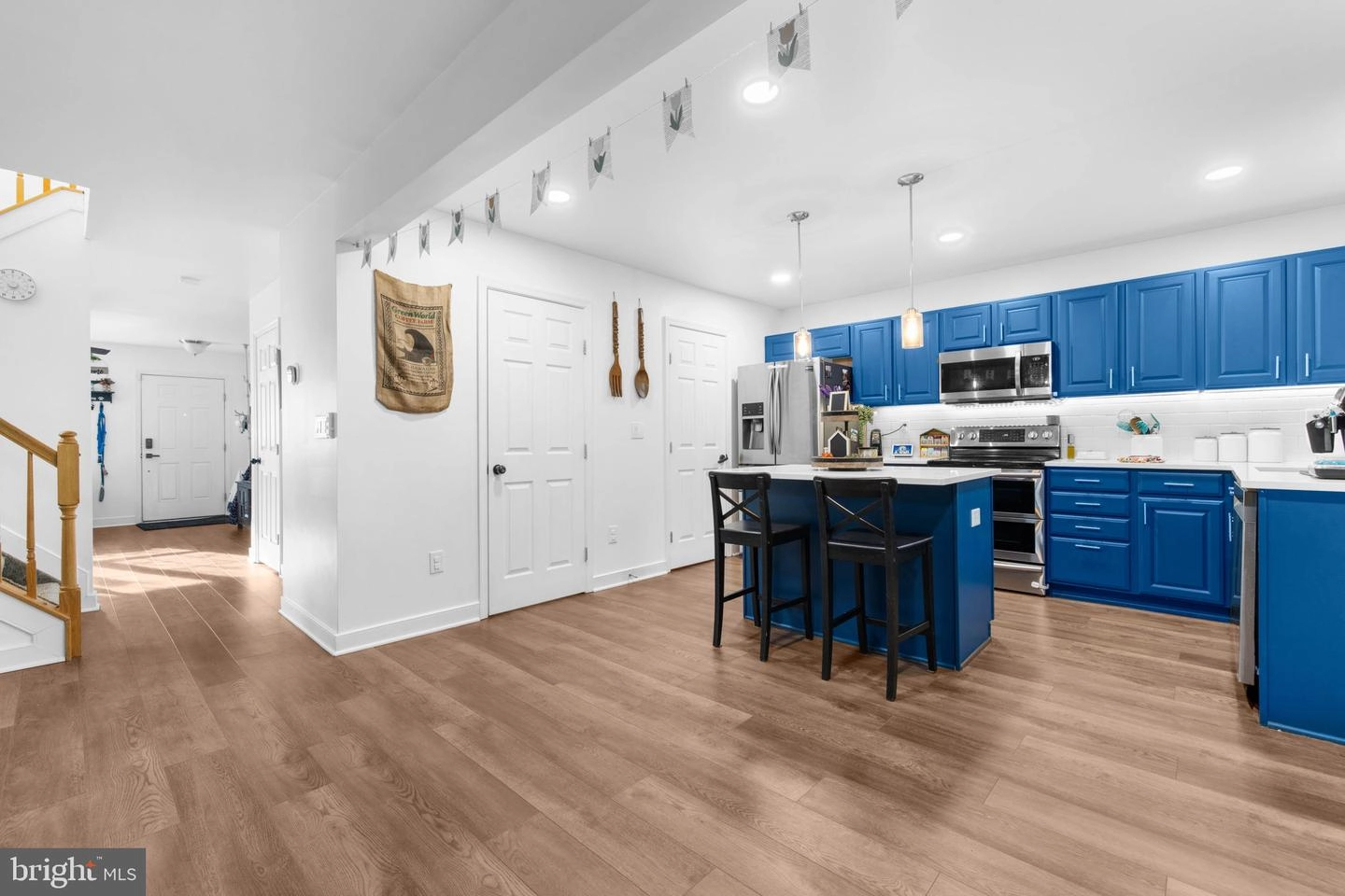 Dining - 602 219th St, Pasadena, MD 21122 photo 1 of 2