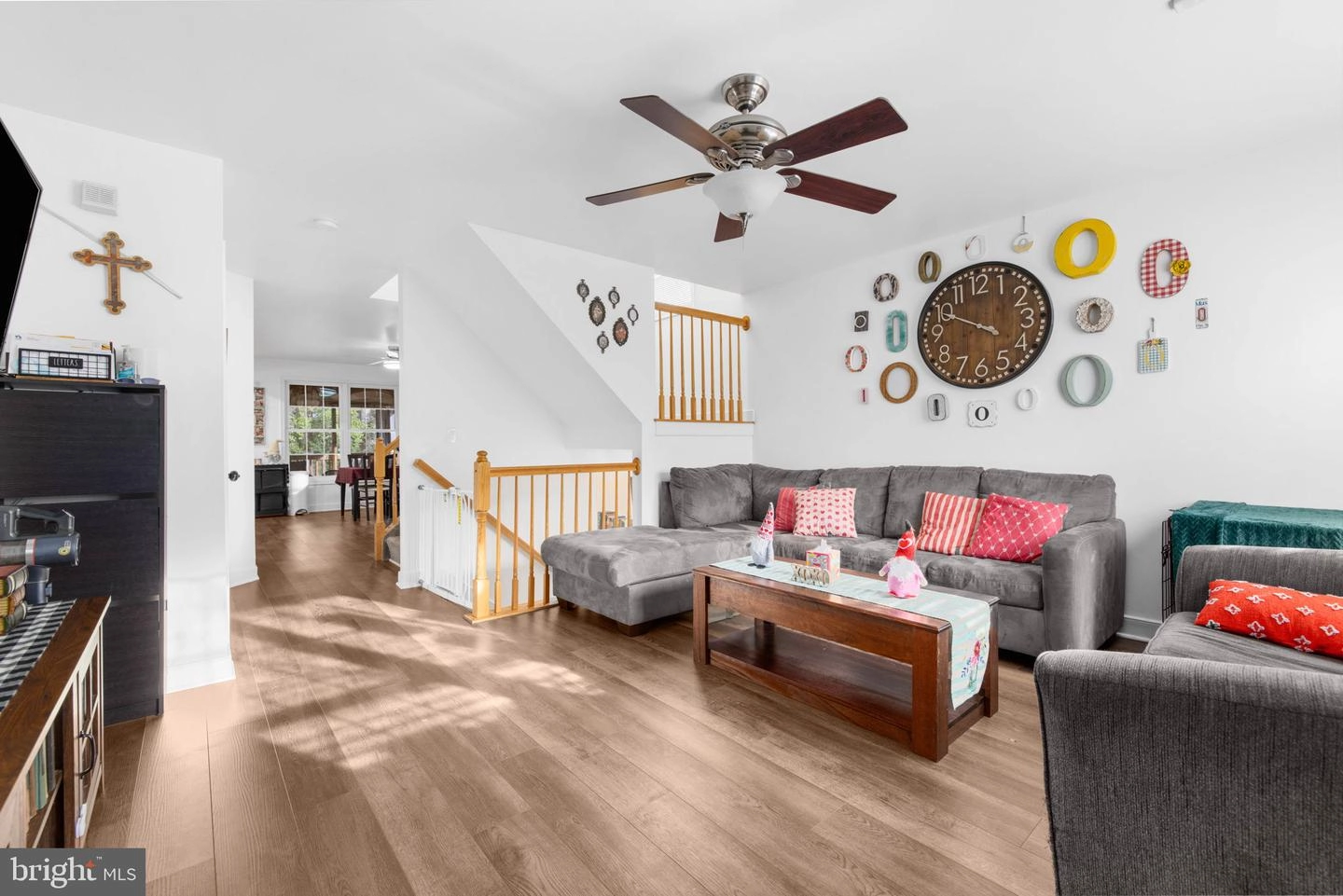 Living - 602 219th St, Pasadena, MD 21122 photo 1 of 4