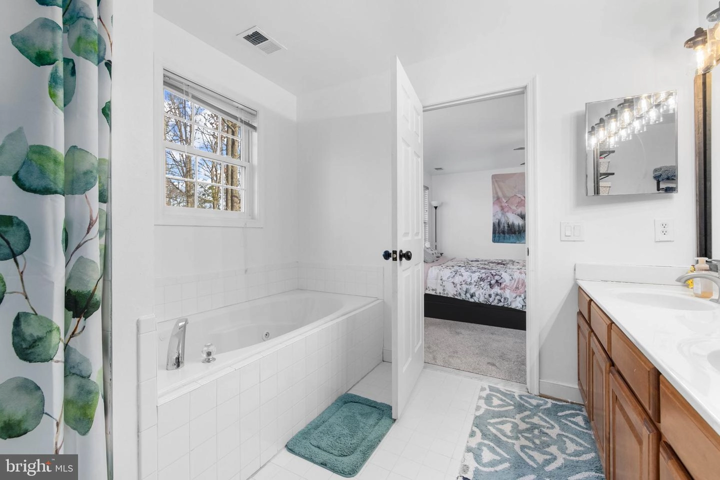 Bath - 602 219th St, Pasadena, MD 21122 photo 5 of 6