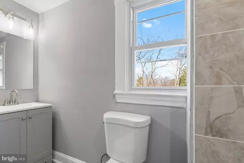 Bath - 4104 3rd St, Brooklyn, MD 21225 photo 1 of 4