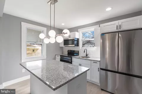 Kitchen - 4104 3rd St, Brooklyn, MD 21225 photo 4 of 4
