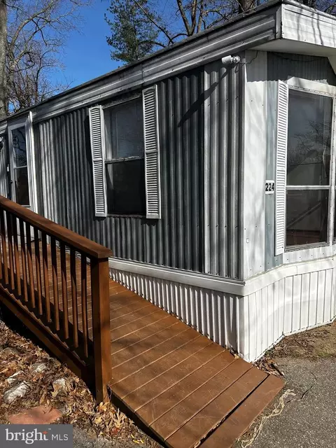 224 5th St, Lothian, MD 20711 photo 3