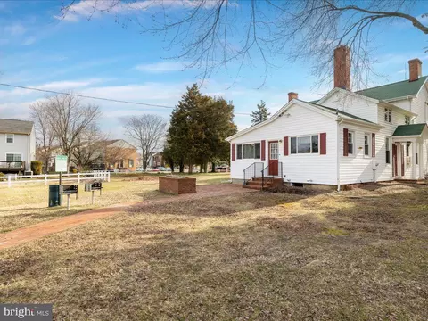 Exterior - 826 Seal Harbour, Pasadena, MD 21122 photo 13 of 15
