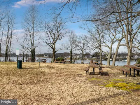 View/Area - 826 Seal Harbour, Pasadena, MD 21122 photo 6 of 13