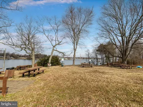 View/Area - 826 Seal Harbour, Pasadena, MD 21122 photo 7 of 13