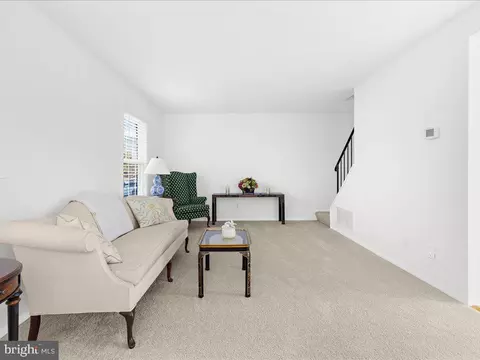 Living - 826 Seal Harbour, Pasadena, MD 21122 photo 3 of 3