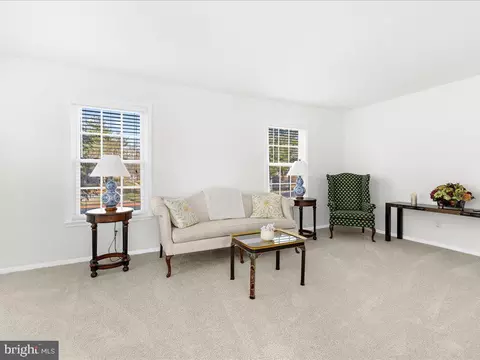 Living - 826 Seal Harbour, Pasadena, MD 21122 photo 1 of 3