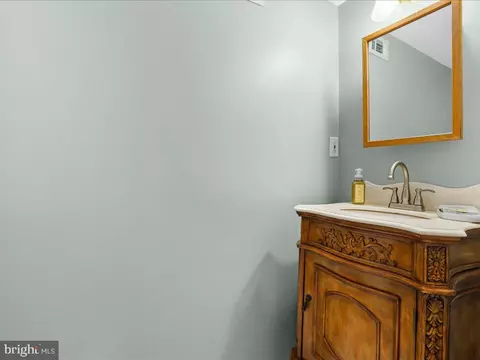 Bath - 826 Seal Harbour, Pasadena, MD 21122 photo 1 of 3