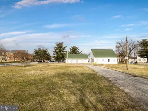 Exterior - 826 Seal Harbour, Pasadena, MD 21122 photo 14 of 15