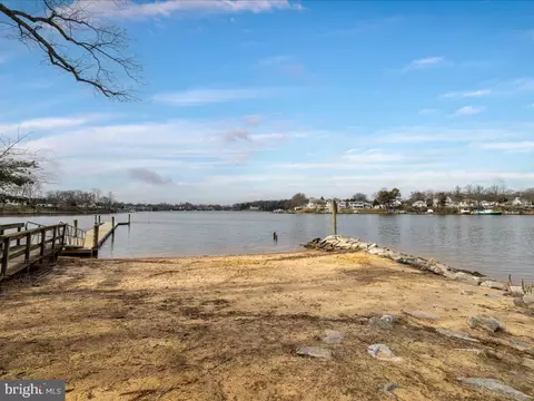 View/Area - 826 Seal Harbour, Pasadena, MD 21122 photo 9 of 13