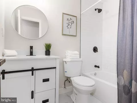 Bath - 4108 Cove Ct, Edgewater, MD 21037 photo 2 of 3