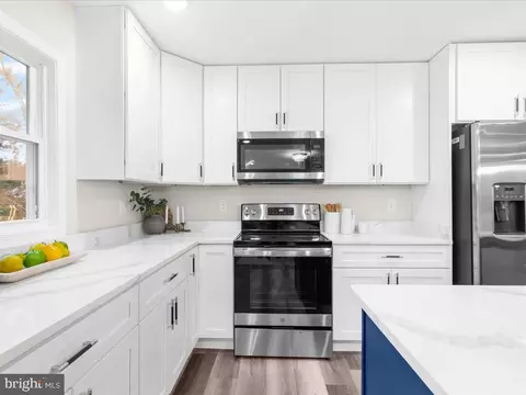 Kitchen - 4108 Cove Ct, Edgewater, MD 21037 photo 5 of 5