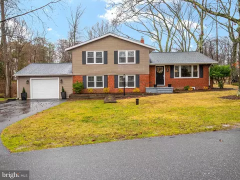 Exterior - 397 Dutch Ship Rd, Pasadena, MD 21122 photo 2 of 6