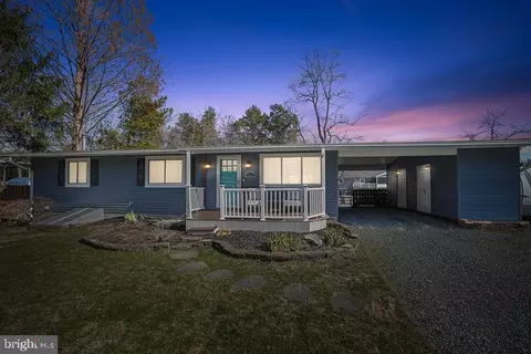 2717 Parkview Dr, Riva, MD 21140 photo 1