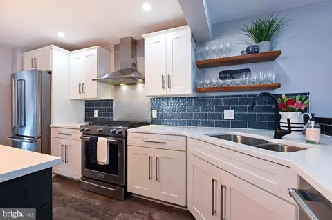 Kitchen - 305 Cove Rd, Riva, MD 21140 photo 3 of 5