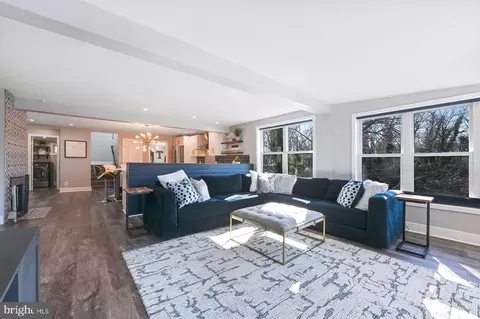 Living - 305 Cove Rd, Riva, MD 21140 photo 2 of 2