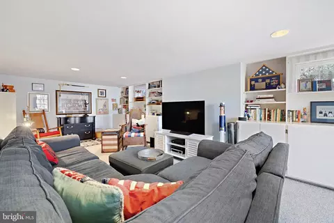 Living - 6 Acton Pl, Annapolis, MD 21401 photo 6 of 6