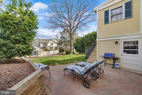 Exterior - 6 Acton Pl, Annapolis, MD 21401 photo 5 of 10
