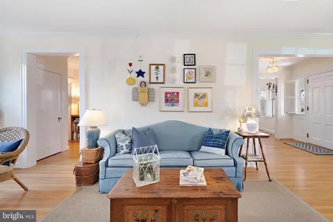 Living - 6 Acton Pl, Annapolis, MD 21401 photo 1 of 6