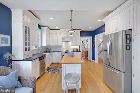 Kitchen - 6 Acton Pl, Annapolis, MD 21401 photo 3 of 5