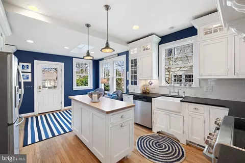Kitchen - 6 Acton Pl, Annapolis, MD 21401 photo 4 of 5