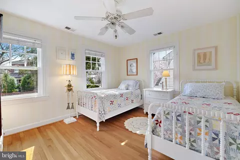 Bedroom - 6 Acton Pl, Annapolis, MD 21401 photo 3 of 8
