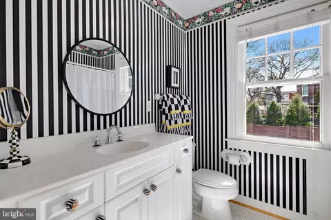 Bath - 6 Acton Pl, Annapolis, MD 21401 photo 3 of 4