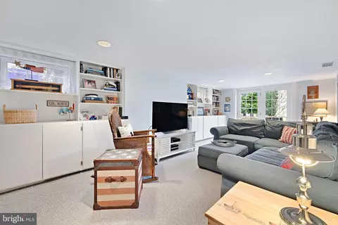 Living - 6 Acton Pl, Annapolis, MD 21401 photo 5 of 6