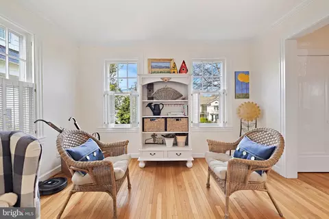 Living - 6 Acton Pl, Annapolis, MD 21401 photo 3 of 6