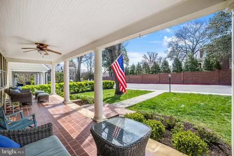 Exterior - 6 Acton Pl, Annapolis, MD 21401 photo 3 of 10