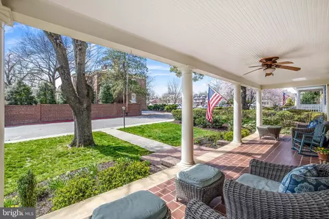 Exterior - 6 Acton Pl, Annapolis, MD 21401 photo 8 of 10