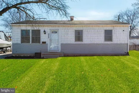 942 Genine Ct, Glen Burnie, MD 21060
