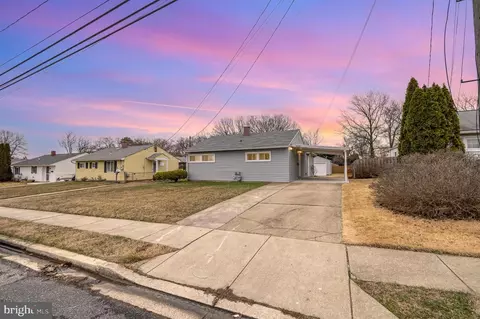 233 Carroll Rd, Glen Burnie, MD 21060