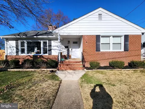 402 Joyce Dr, Glen Burnie, MD 21061