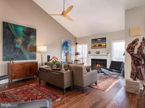 Living - 653 Genessee St, Annapolis, MD 21401 photo 1 of 7