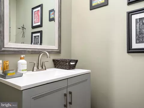 Bath - 653 Genessee St, Annapolis, MD 21401 photo 1 of 5