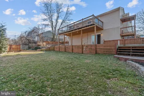 Exterior - 815 202nd St, Pasadena, MD 21122 photo 4 of 8