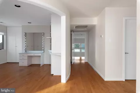 Entry Way - 730 S River Landing Rd, Edgewater, MD 21037 photo 5 of 7